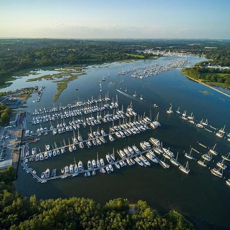 Mercury Yacht Harbour And Holiday Park Bursledon Экстерьер фото