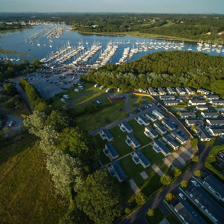Mercury Yacht Harbour And Holiday Park Bursledon Экстерьер фото
