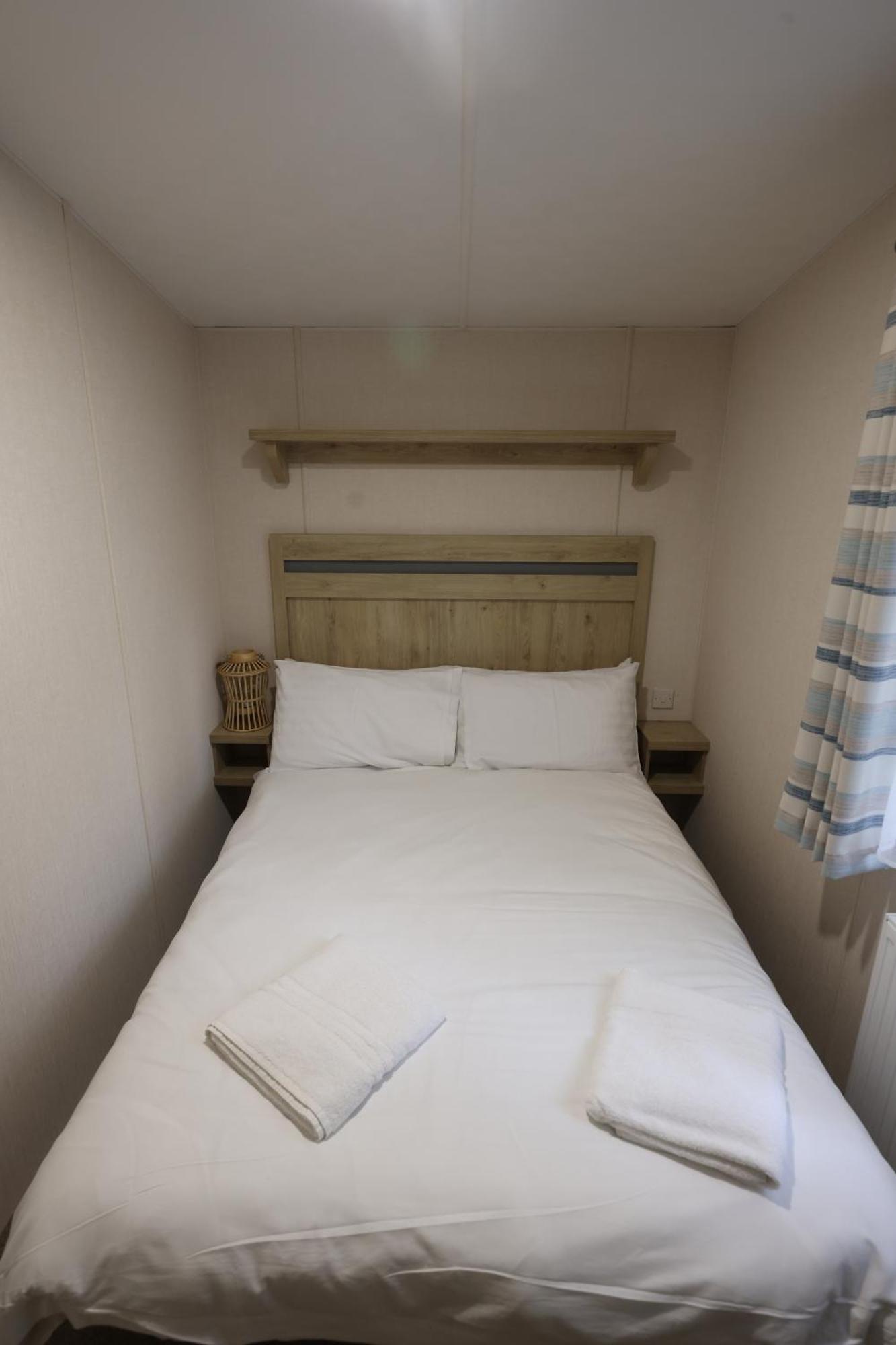 Mercury Yacht Harbour And Holiday Park Bursledon Экстерьер фото