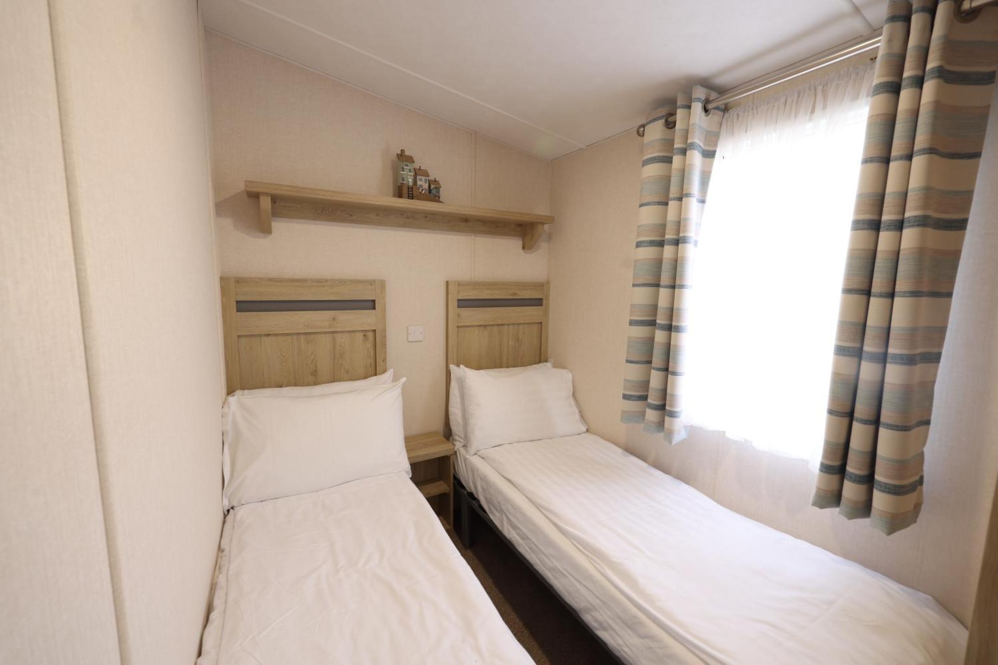 Mercury Yacht Harbour And Holiday Park Bursledon Экстерьер фото