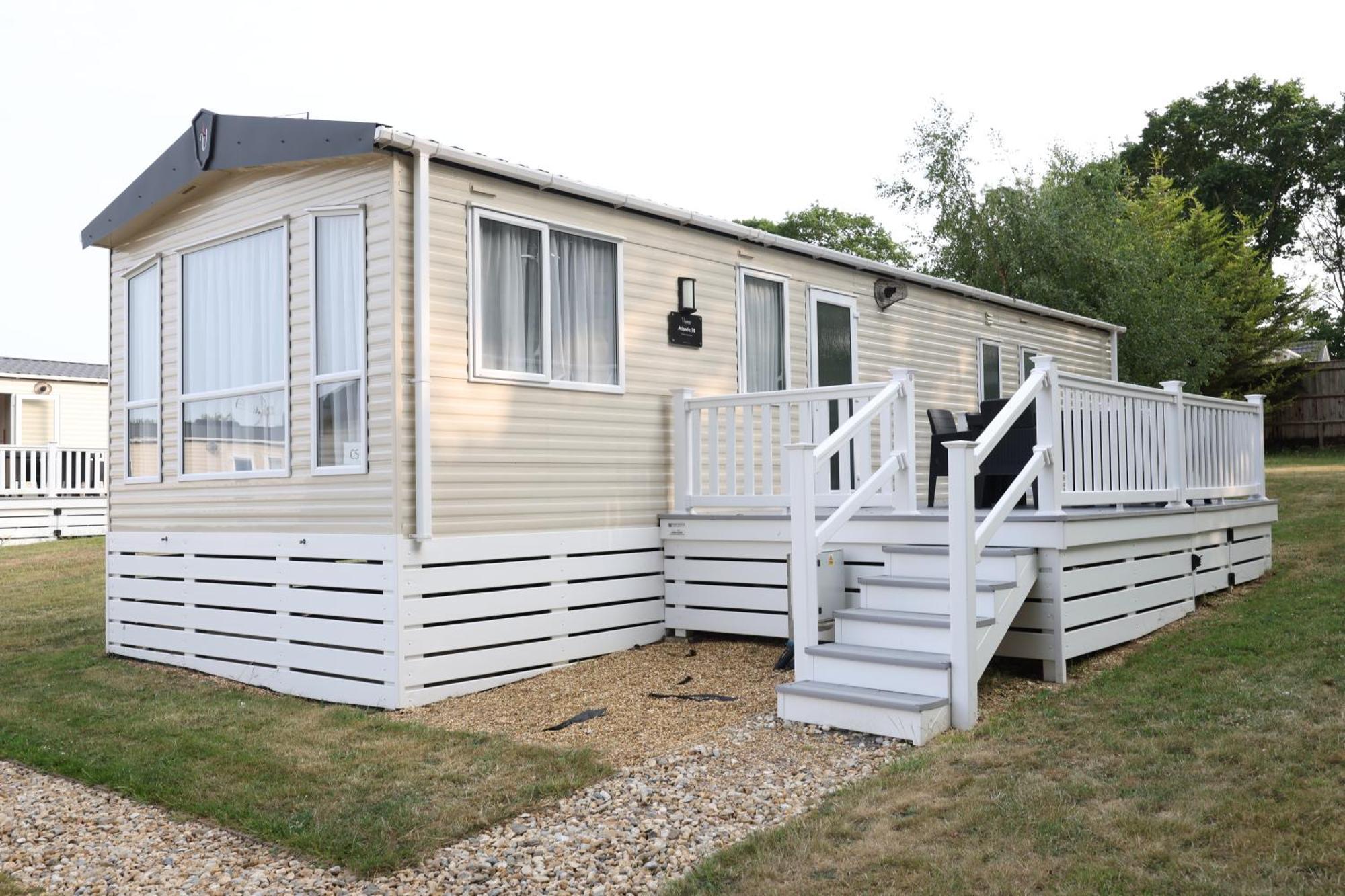 Mercury Yacht Harbour And Holiday Park Bursledon Экстерьер фото