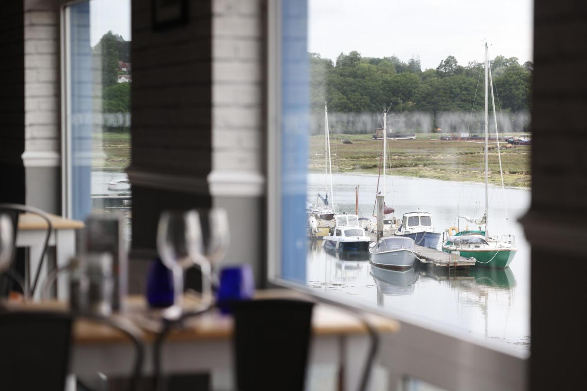 Mercury Yacht Harbour And Holiday Park Bursledon Экстерьер фото