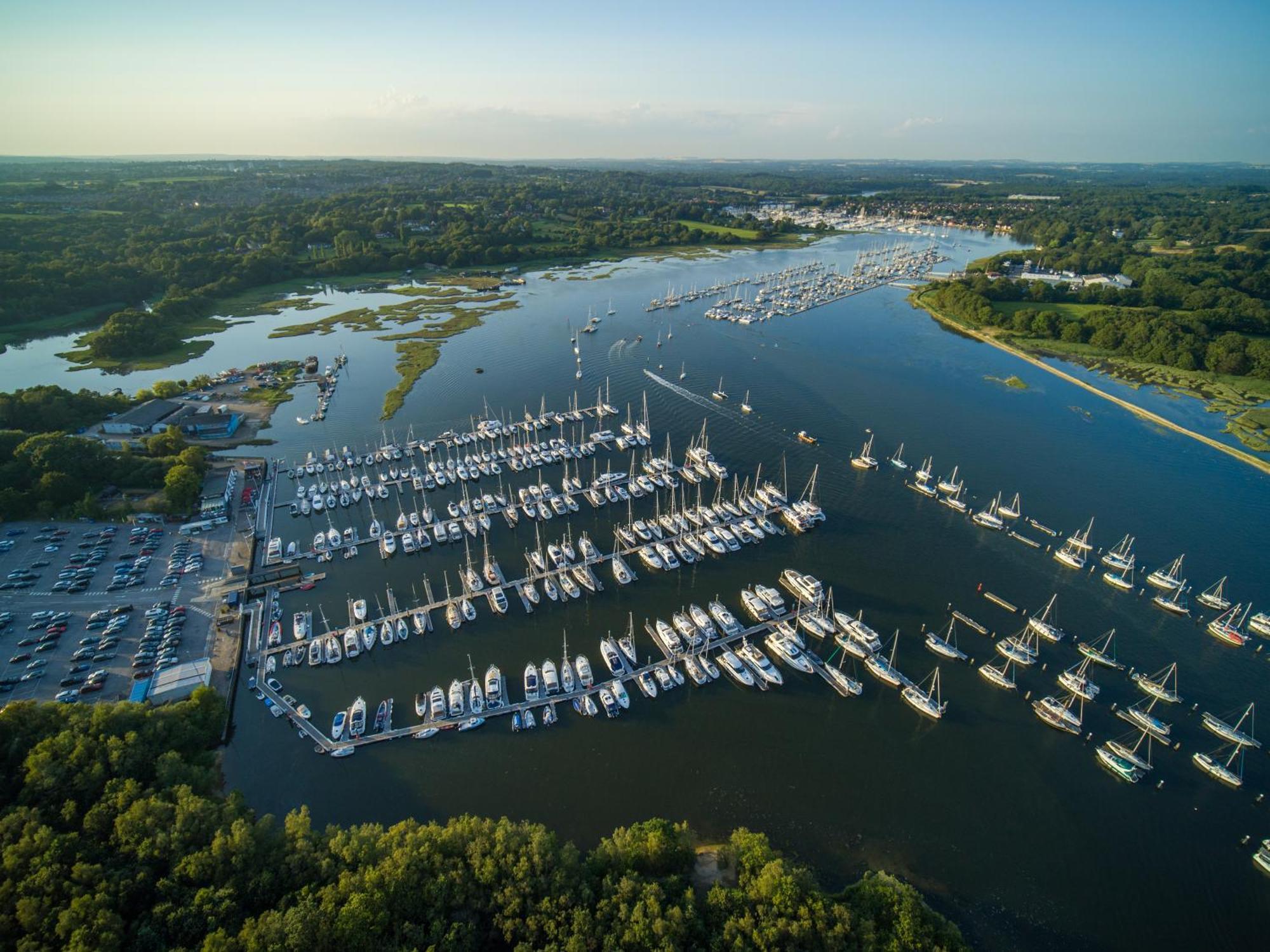 Mercury Yacht Harbour And Holiday Park Bursledon Экстерьер фото