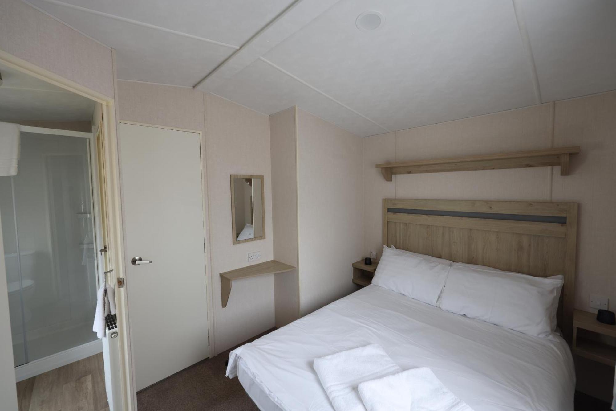 Mercury Yacht Harbour And Holiday Park Bursledon Экстерьер фото