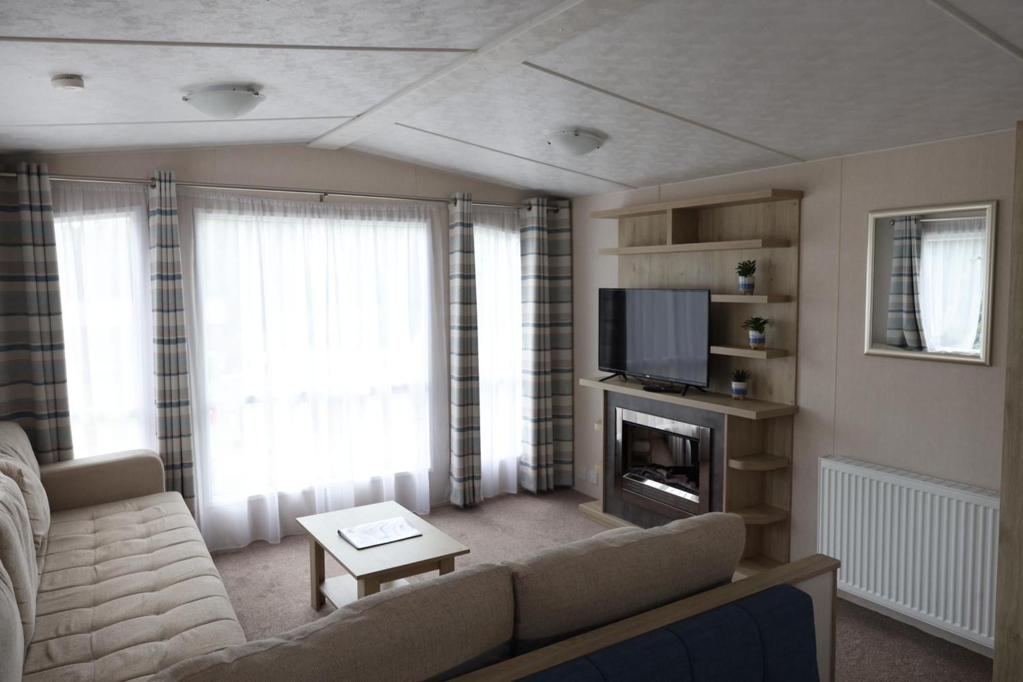 Mercury Yacht Harbour And Holiday Park Bursledon Экстерьер фото