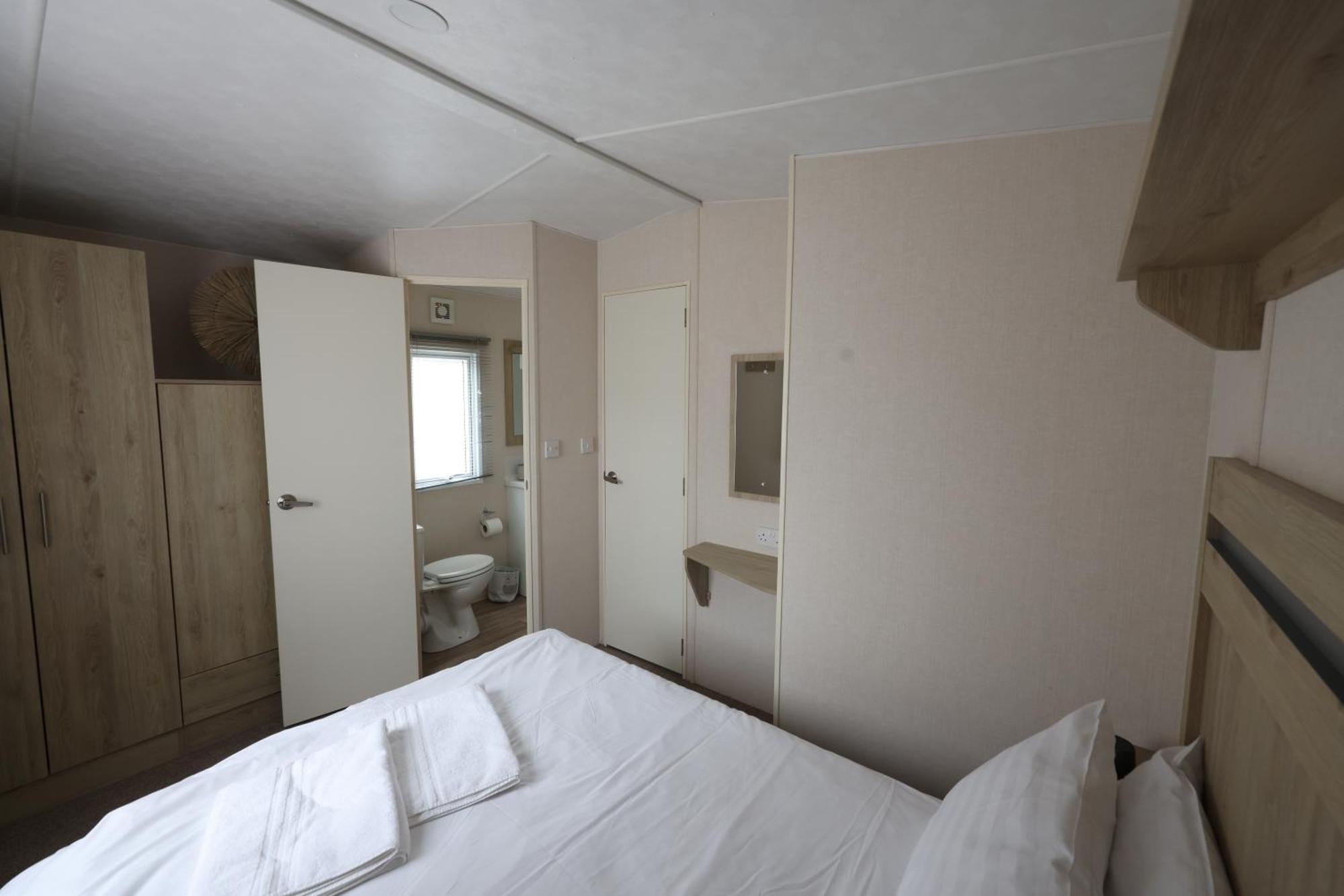 Mercury Yacht Harbour And Holiday Park Bursledon Экстерьер фото