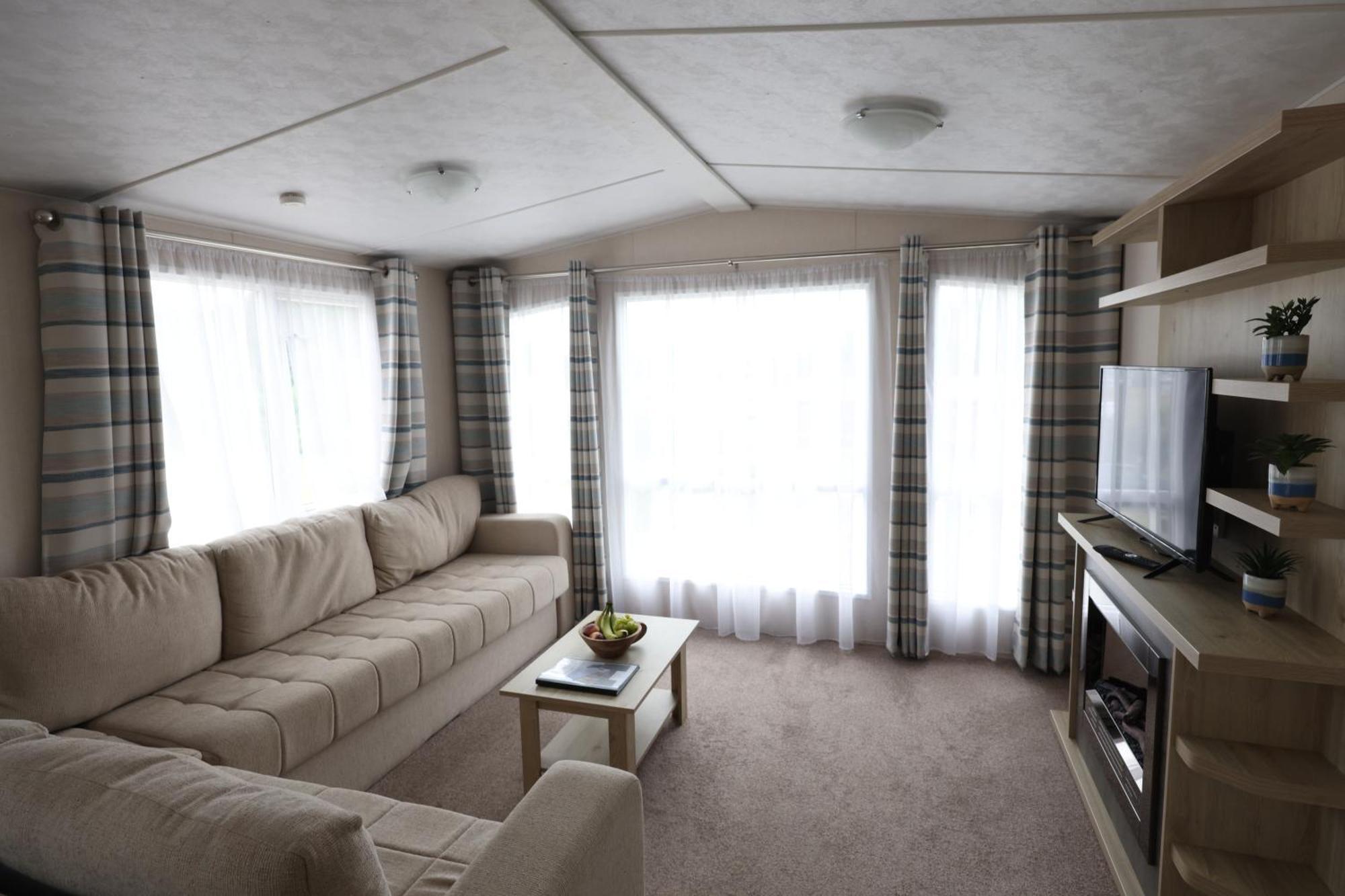 Mercury Yacht Harbour And Holiday Park Bursledon Экстерьер фото