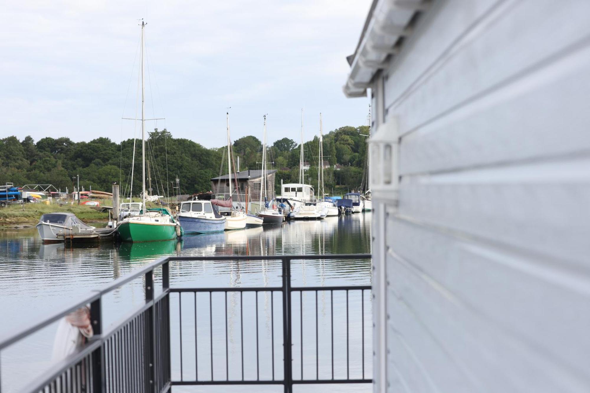 Mercury Yacht Harbour And Holiday Park Bursledon Экстерьер фото