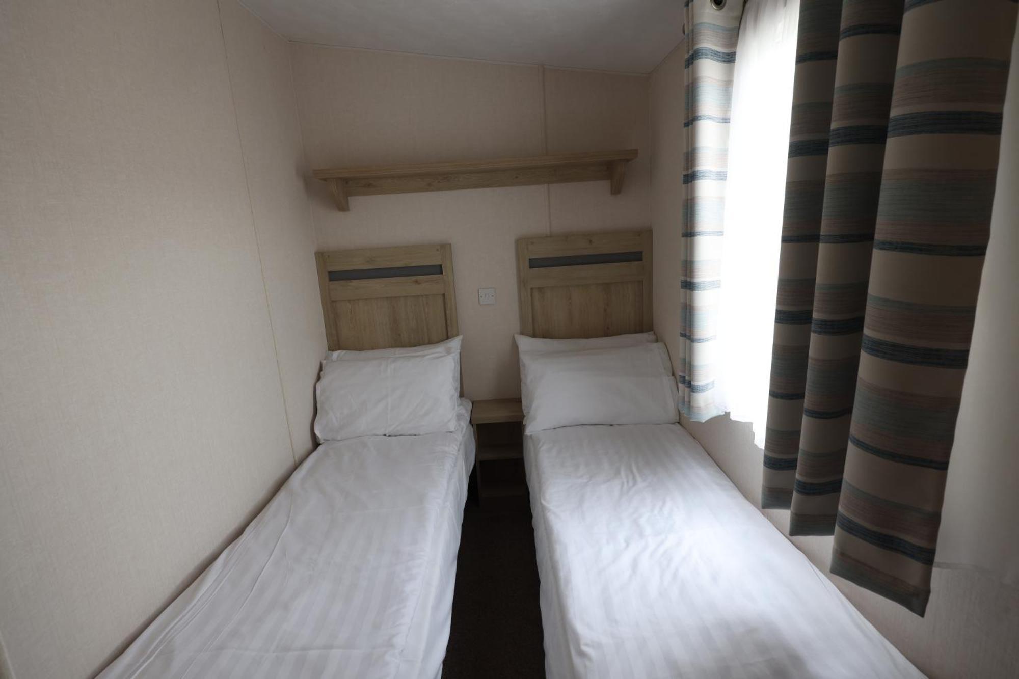 Mercury Yacht Harbour And Holiday Park Bursledon Экстерьер фото