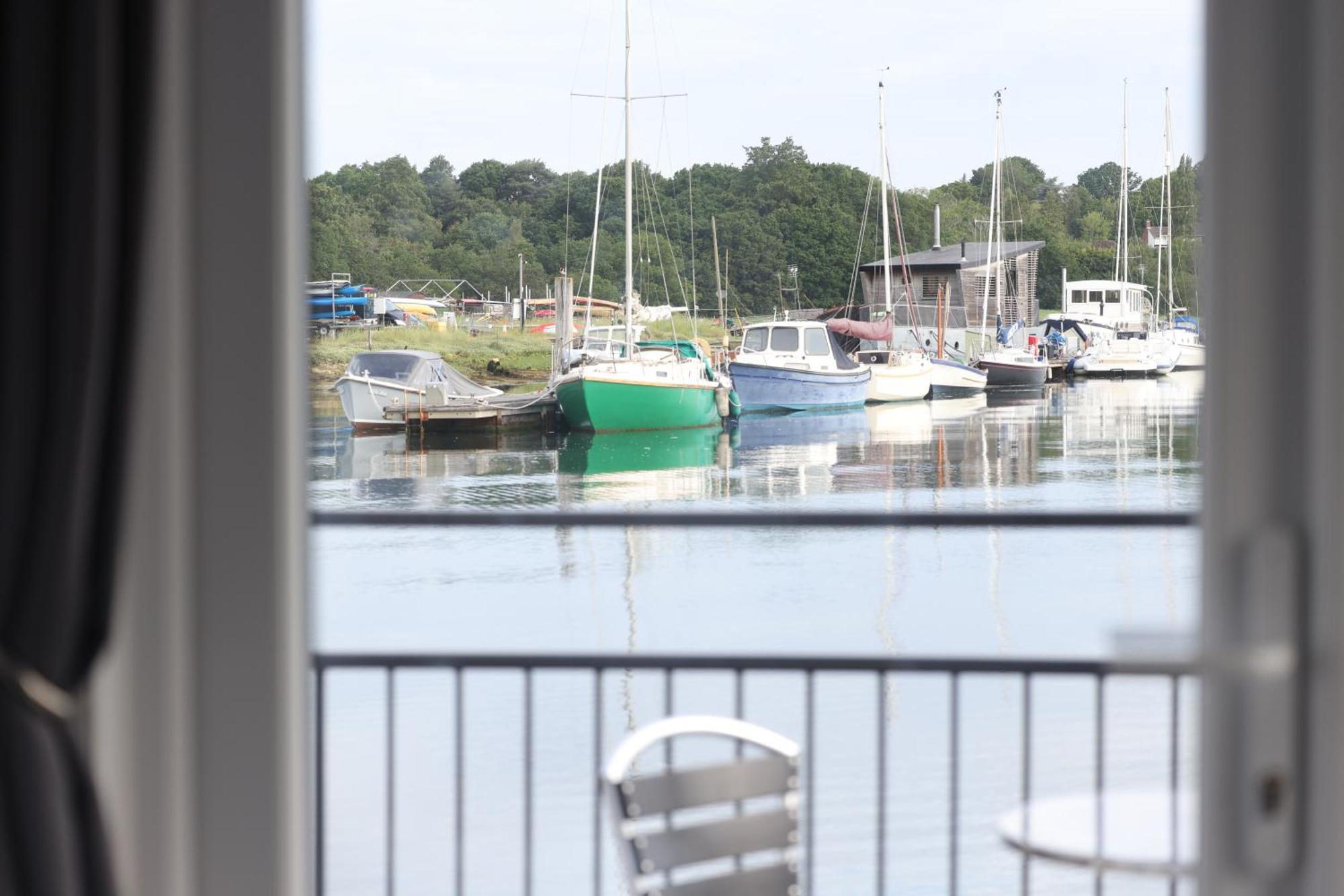 Mercury Yacht Harbour And Holiday Park Bursledon Экстерьер фото