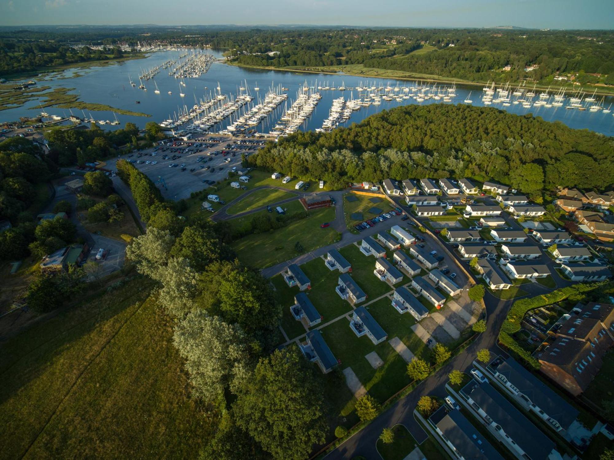 Mercury Yacht Harbour And Holiday Park Bursledon Экстерьер фото