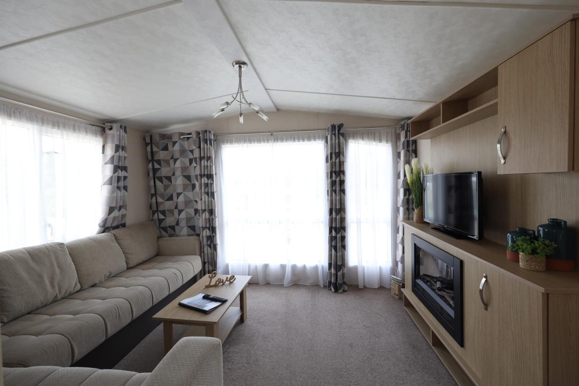 Mercury Yacht Harbour And Holiday Park Bursledon Экстерьер фото