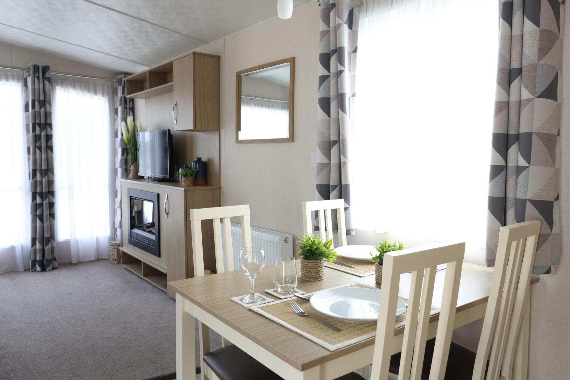 Mercury Yacht Harbour And Holiday Park Bursledon Экстерьер фото
