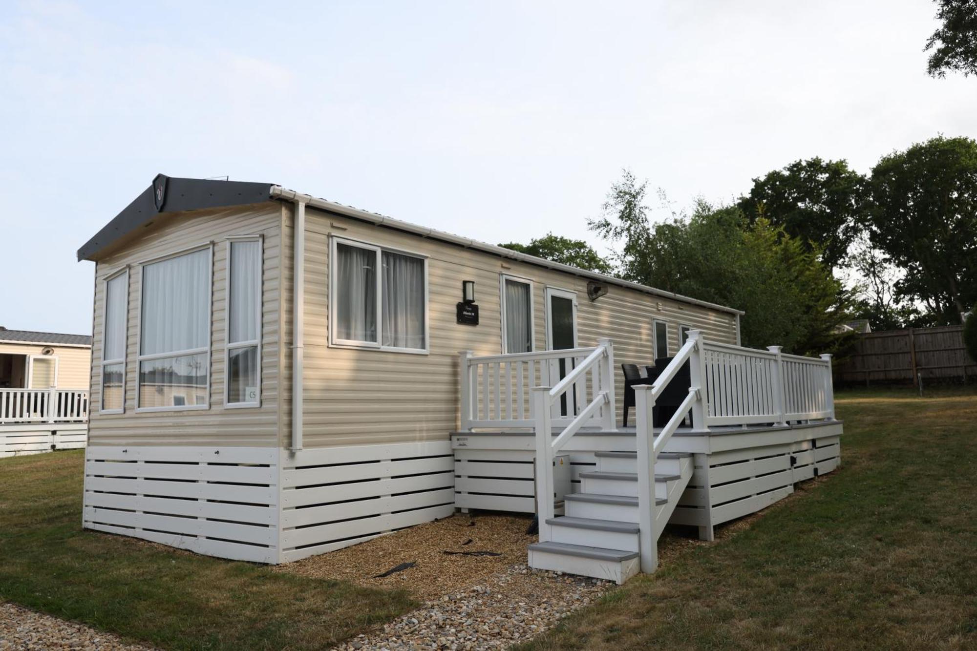Mercury Yacht Harbour And Holiday Park Bursledon Экстерьер фото