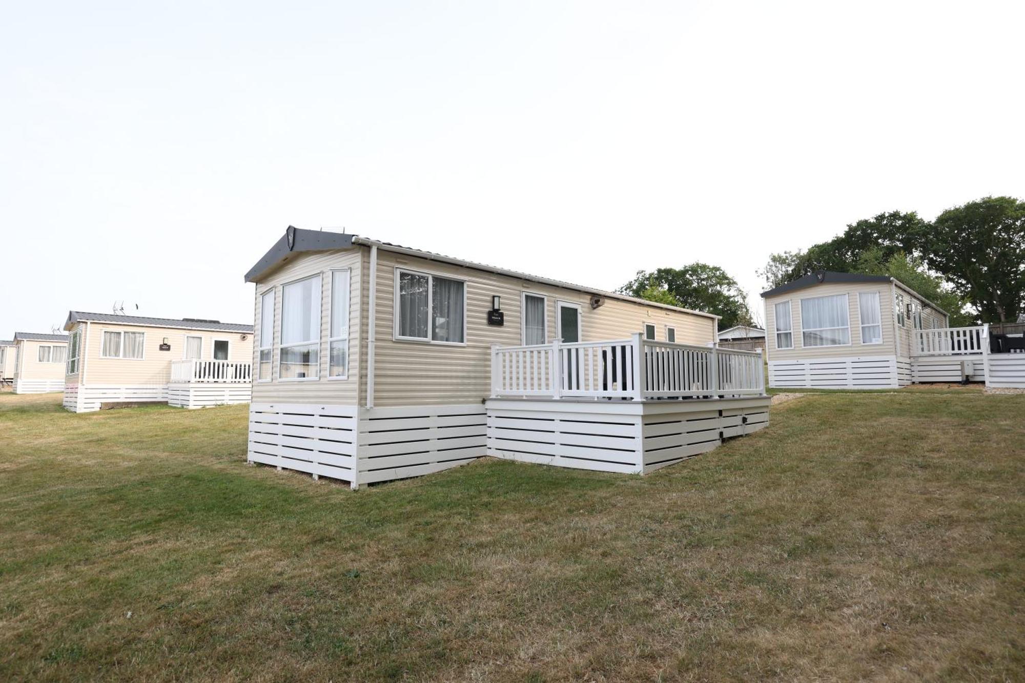 Mercury Yacht Harbour And Holiday Park Bursledon Экстерьер фото